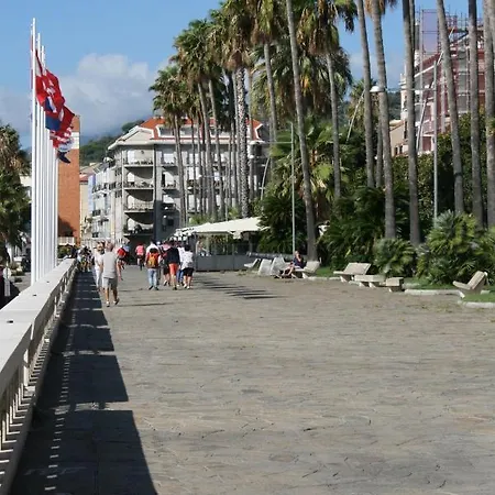 Ineja Holidays Apartman Imperia